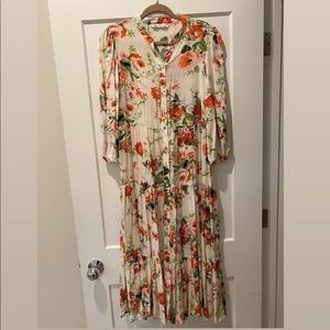 Gently worn, in perfect condition, light and airy, perfect for summer